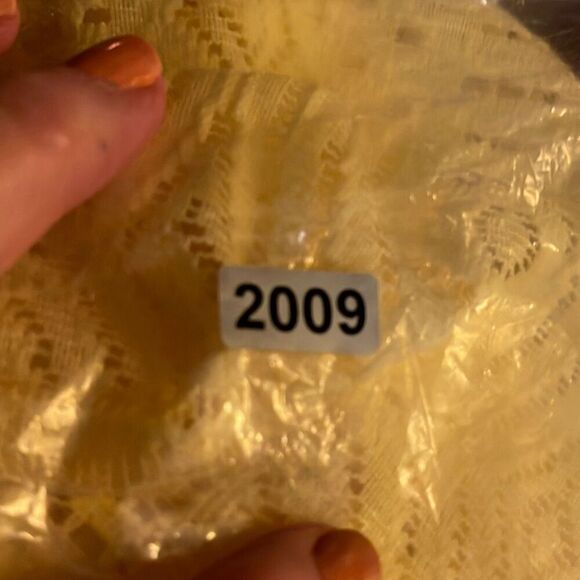 NWT Madison Leigh size 10 yellow lace dress - Picture 6 of 7